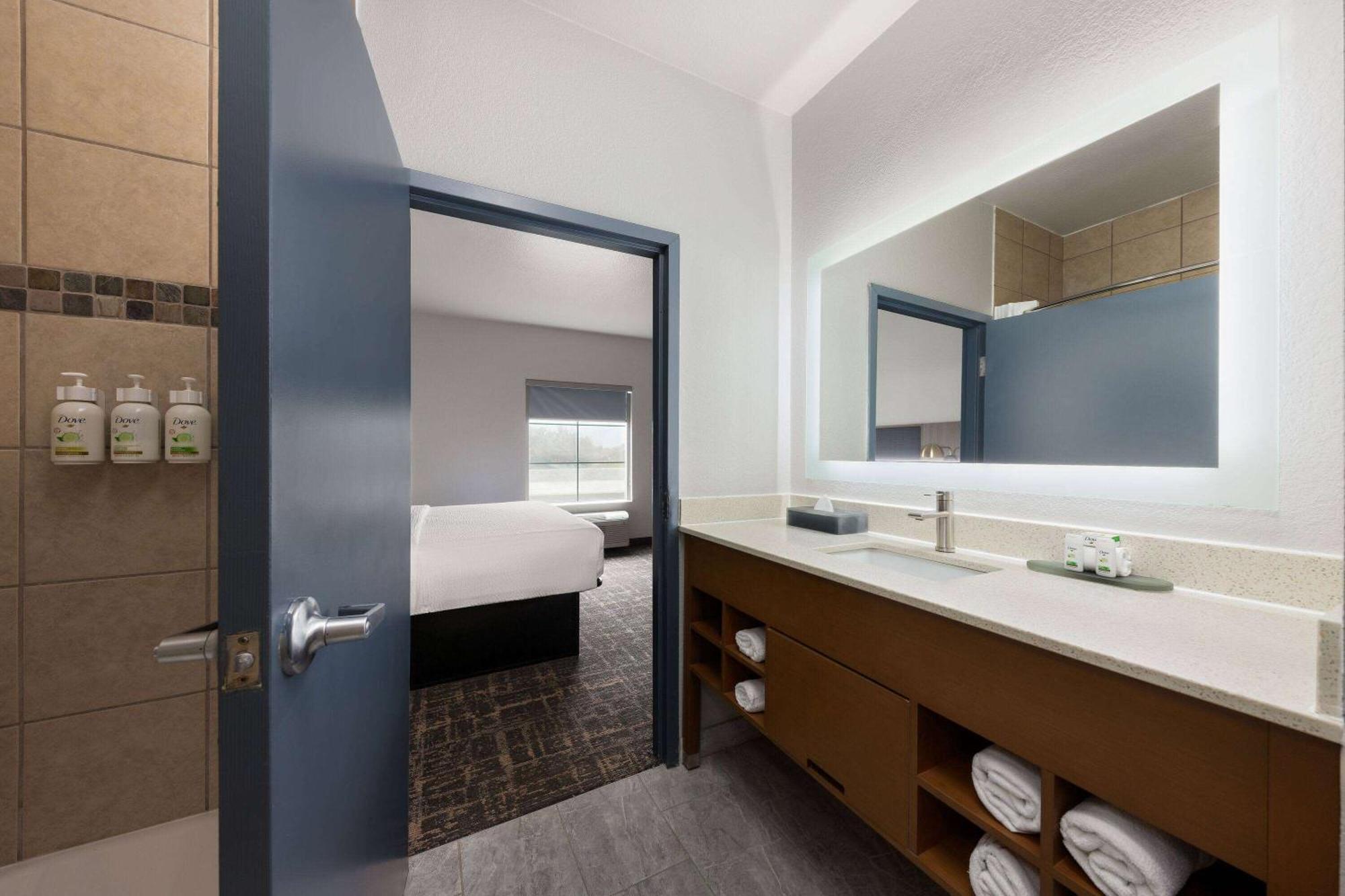 Hotel La Quinta By Wyndham Ft. Worth - Forest Hill, Tx 3*