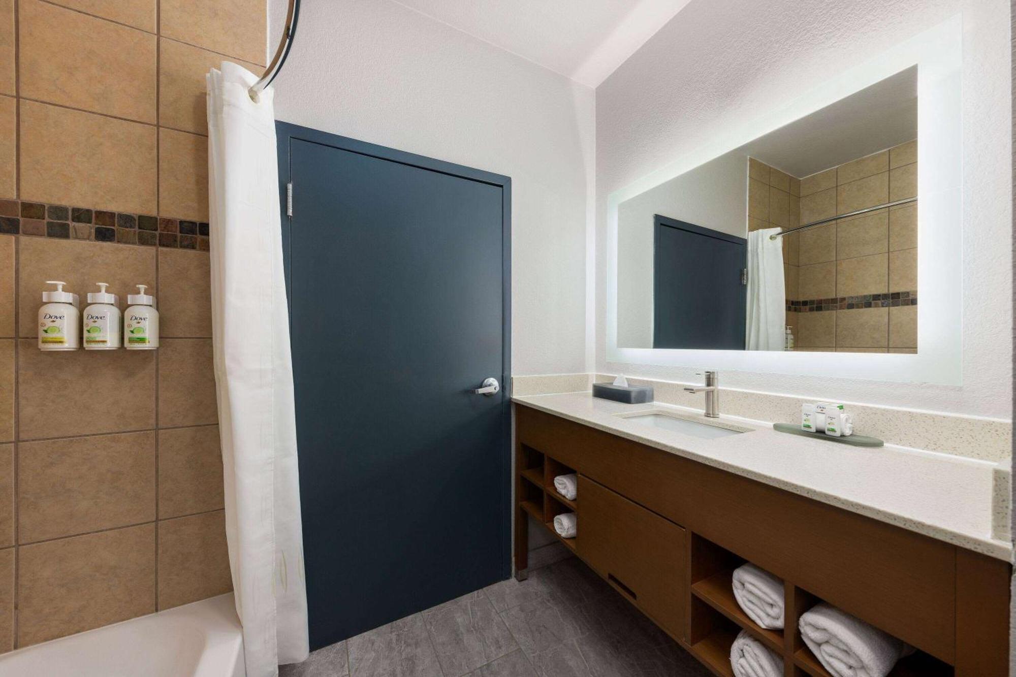 La Quinta By Wyndham Ft. Worth - Forest Hill, Tx Hotel 3*